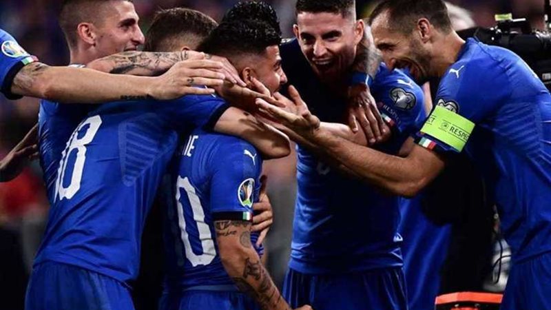 فوز إيطاليا بتنظيم