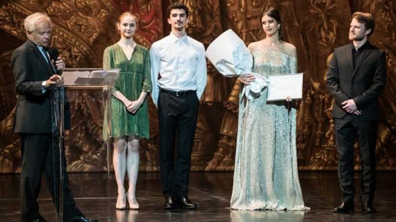 وزيرة الثقافة تهنئ