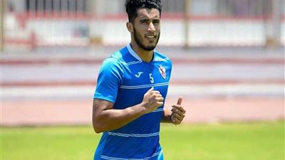 محمد حسن يخضع لجلسة علاجية بمران الزمالك