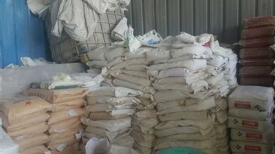 ضبط 16 طن فول صويا مجهول المصدر بالدقهلية