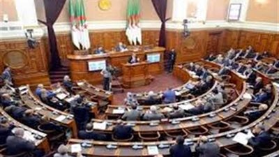 نائبان جزائريان يتنازلان عن الحصانة البرلمانية للمثول أمام القضاء في قضايا فساد