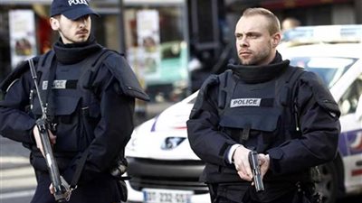 إصابة شخصين في إطلاق نار خارج مسجد بفرنسا.. والمسلح لا يزال طليقا