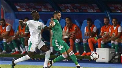 التعادل السلبي يسيطر على أحداث الشوط الأول بين الجزائر والسنغال