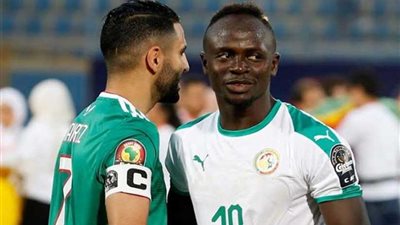 الجزائر تهزم السنغال و تتأهل رسميًّا لدور الـ١٦ ببطولة الأمم الإفريقية