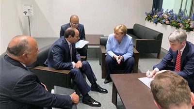 ميركل للسيسي: ألمانيا تدعم إجراءات مصر الطموحة للنهوض بالاقتصاد