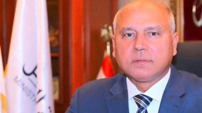 وزير النقل: توريد وتصنيع 100 جرار جديد وإعادة تأهيل 90 جرارا قديما وتوطين صناعة الجرارت بمصر