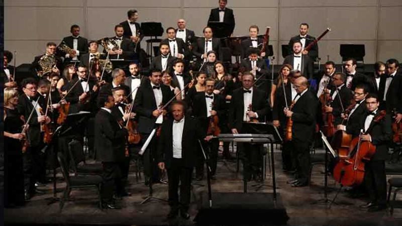السيمفوني يعزف مختارات