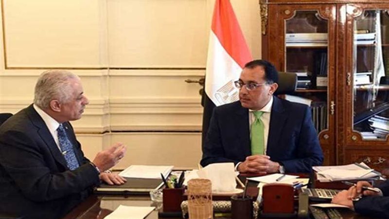 رئيس الوزراء يشهد