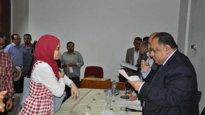 مكافآت للعاملين بجامعة