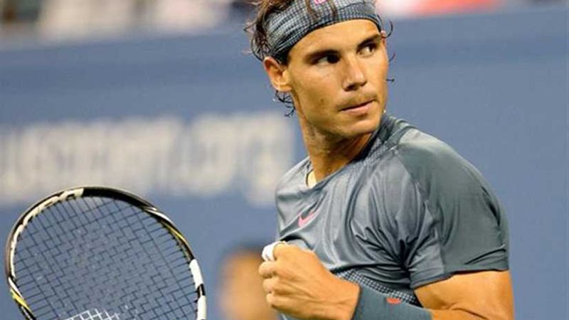 الإسباني نادال يقع