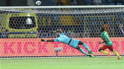 ملاكمة كروية وتغييرات هجومية في الشوط الثاني للقاء غانا والكاميرون