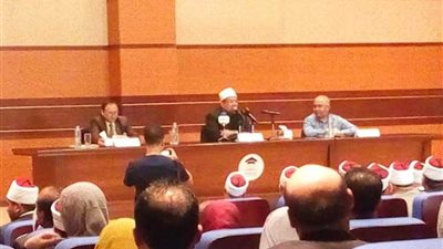 خفاجي من داخل أكاديمية الأوقاف الدولية: صدق المنابر تواجه سموم الخناجر (صور)