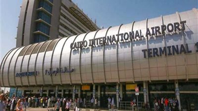 جمارك مطار القاهرة تمنع تهريب ثعابين سامة لداخل البلاد