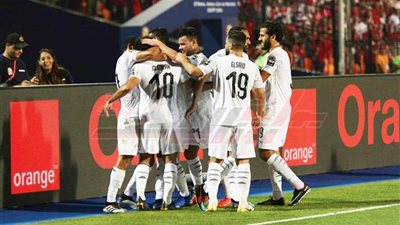 صلاح والمحمدى يقودان مصر للفوز على أوغندا بهدفين فى شوط أول مثير‬