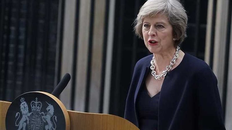 ماي: على روسيا وقف