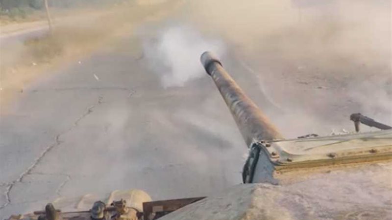 شاهد.. دبابة من الجيش