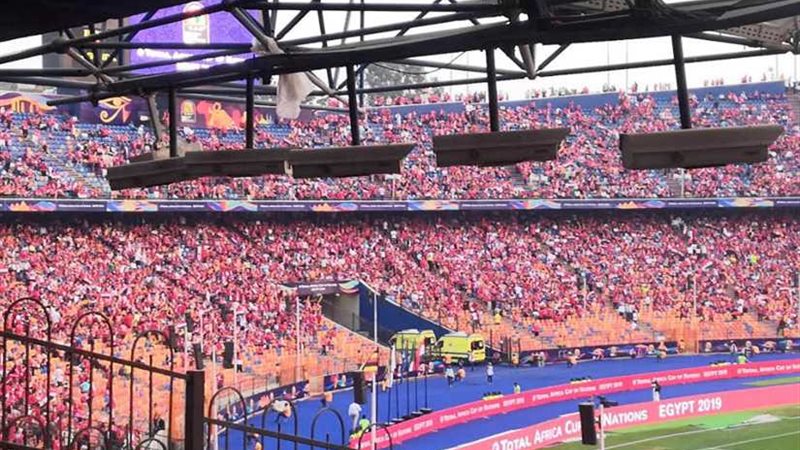 الجماهير تملأ مدرجات