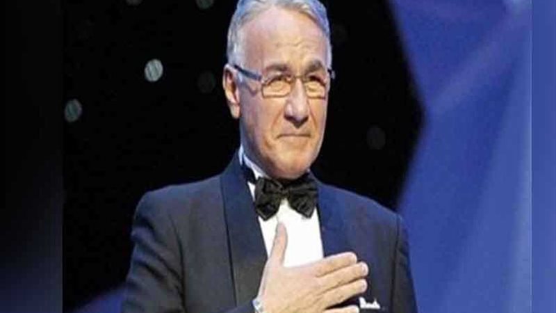 نجوم الفن ينعون عزت