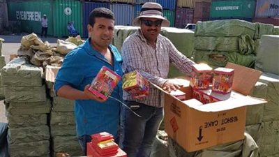 جمارك الدخيلة: ضبط تهريب شحنة شماريخ وألعاب نارية .. 