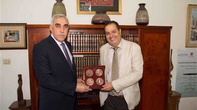 السفير العراقي يزور المركز القومي للترجمة في القاهرة