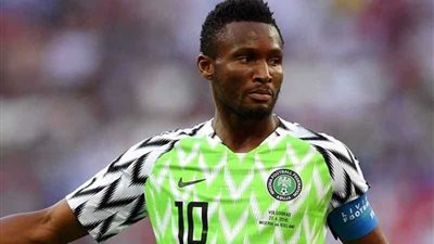 جون أوبي ميكيل يثير الرعب فى المعسكر النيجيرى