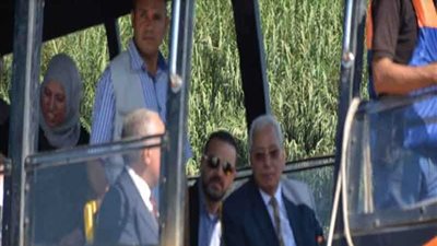 محافظ الدقهلية ووزير الري يتفقدان مراسي الأتوبيس النهري