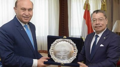 الفريق مهاب مميش يستقبل 