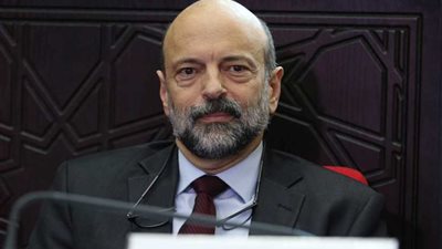 رئيس الوزراء الأردني يغادر القاهرة