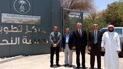 رئيس جامعة المنوفية يتفقد مركز تطوير صناعة النحل بـ«السعودية»