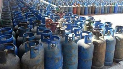 ضبط مواد بترولية مدعمة داخل مخزن غير مرخص قبل بيعها بالسوق السوداء