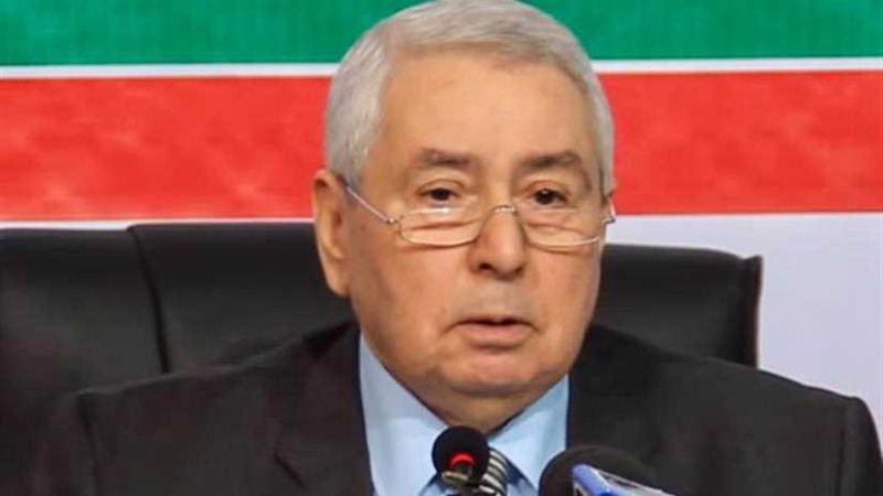 الرئيس الجزائري يتلقى