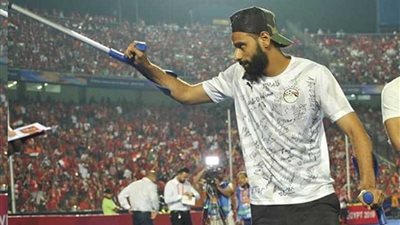 الجهاز الفني للزمالك يطمئن هاتفيا على حارسه محمود 