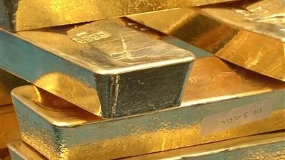 الذهب ينخفض قليلا مع ارتفاع الأسهم