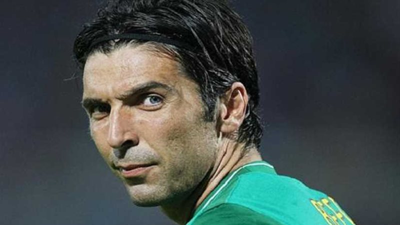 بوفون يجتاز الكشف