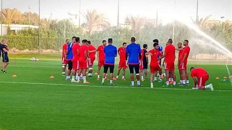 رينارد يحاضر لاعبي