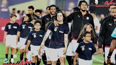 لفتة إنسانية بظهور إبراهيم من متلازمة داون ونجل الشهيد ساطع النعماني مع الفراعنة (صور)