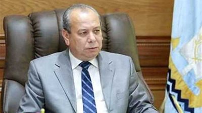 محافظ كفرالشيخ يسلم 14 عقد تقنين أراضي أملاك الدولة