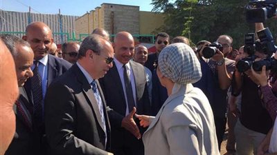 وزيرة البيئة تصل 