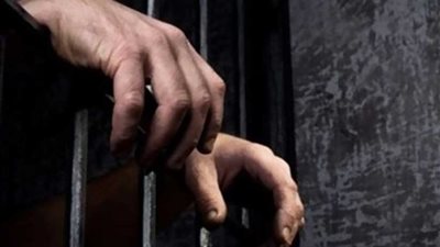 حبس والد فتاة لحرمانه نجلته من ميراث والدتها الشرعي وتعذيبها شهرين بديرمواس