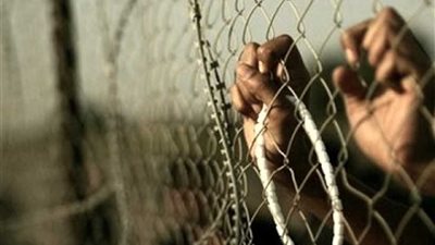 إضراب 7 أسرى فلسطينيين عن الطعام في السجون الإسرائيلية