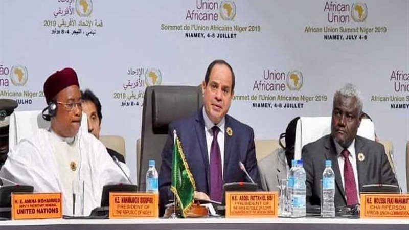 السيسي يدعو لتطوير