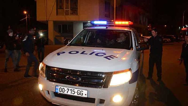 استقالة اثنين من