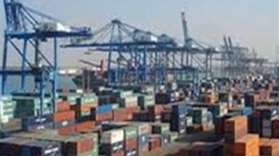 ميناء دمياط يستقبل 13 سفينة للحاويات والبضائع العامة