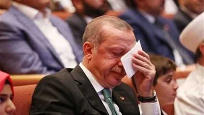 بلومبرج: تركيا تتجه نحو الانهيار الاقتصادي