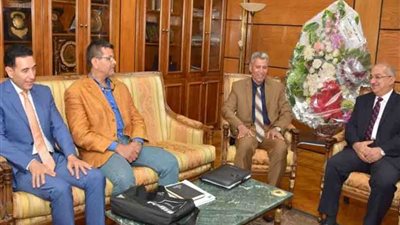 رئيس هيئة تنمية الصعيد يصل إلى جامعة أسيوط لبحث توظيفها في مجال التنمية