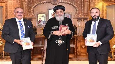 البابا تواضروس يستقبل عضو البرلمان الكندي في المقر البابوي