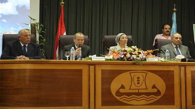 وزيرة البيئة تشارك في جلسة المشاركة المجتمعية المنعقدة بـ 