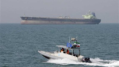 البنتاجون: زوارق إيرانية تفشل في احتجاز ناقلة نفط بريطانية في الخليج