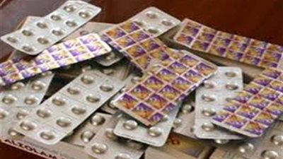 إحباط تهريب 6500 أقراص مخدرة للخارج تم إخفاؤها بمخازن سرية داخل أثاث خشبي