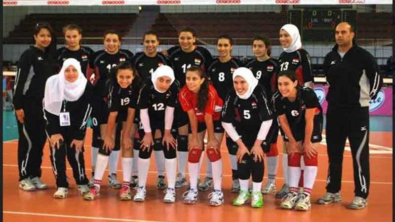 سيدات الطائرة يواجهن